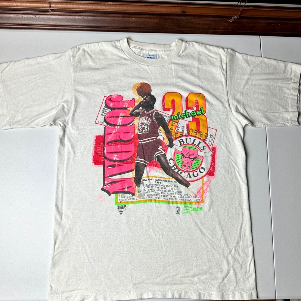 Vintage Michael Jordan #23 Chicago Bulls T-Shirt NBA